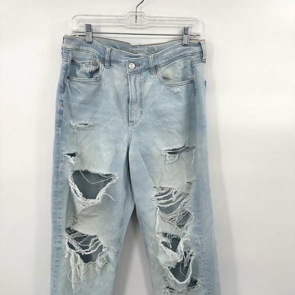 American Eagle Super High Rise Baggy Straight Distressed Jeans Light Wash Sz  10 - Picture 2 of 11